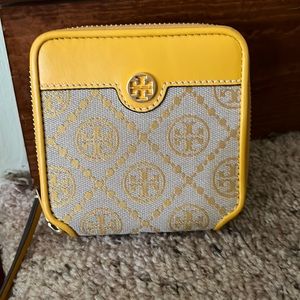 Tory burch t monogram wallet